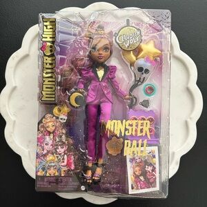 Monster High Monster Ball ~ Clawdeen Wolf Doll & Accessories